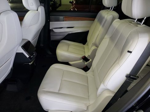 New 2027 Cadillac Vistiq Luxury AWD/4WD image 11