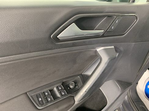 Used 2018 Volkswagen Tiguan SE w/ Panoramic Sunroof Package FWD image 14