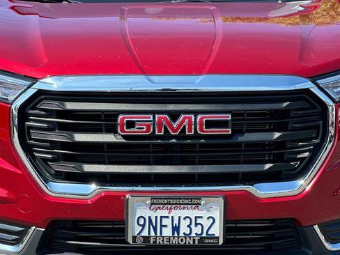 Used 2024 GMC Terrain SLE image 48