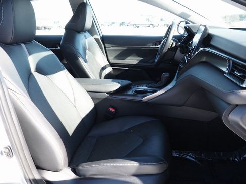 Used 2024 Toyota Camry XSE image 9