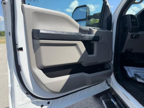 Used 2022 Ford F250 XL w/ STX Appearance Package AWD/4WD image 9