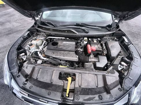 Used 2024 Nissan Rogue SV FWD image 30