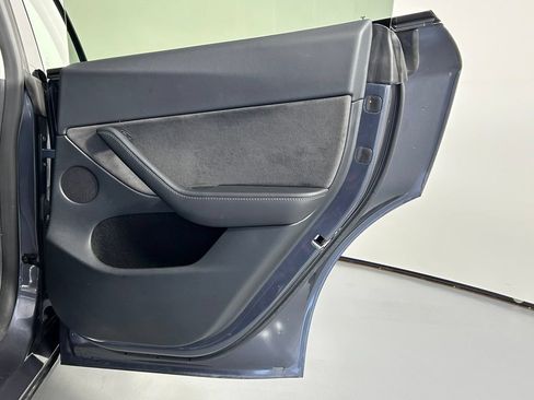 Used 2023 Tesla Model Y Performance AWD/4WD image 9