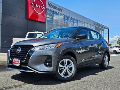 New 2025 Nissan Kicks Play S