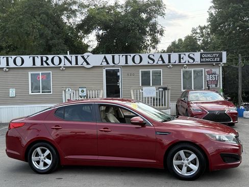 Used 2011 Kia Optima LX FWD image 2