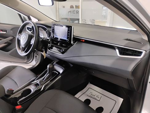 Used 2020 Toyota Corolla LE FWD image 49