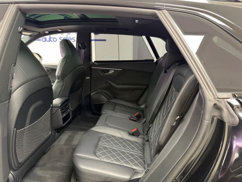 Used 2022 Audi SQ8 Prestige w/ Prestige Package AWD/4WD image 32