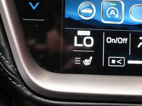 Used 2020 Subaru Outback Premium image 15