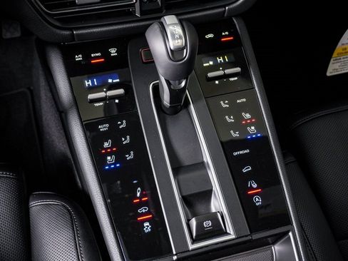 New 2026 Porsche Macan S image 22