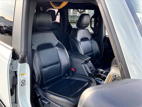 Used 2024 Ford Bronco Badlands w/ Sasquatch Package image 11