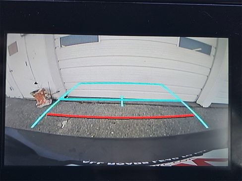 Used 2021 Toyota Prius LE image 23