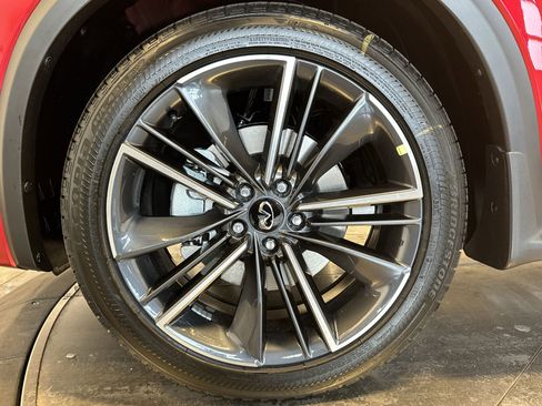 New 2025 INFINITI QX55 Essential image 10