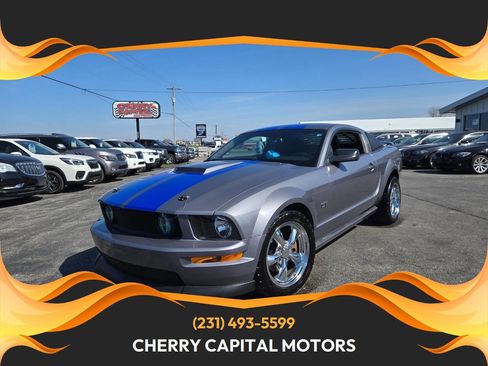 Used 2006 Ford Mustang GT Premium RWD image 1