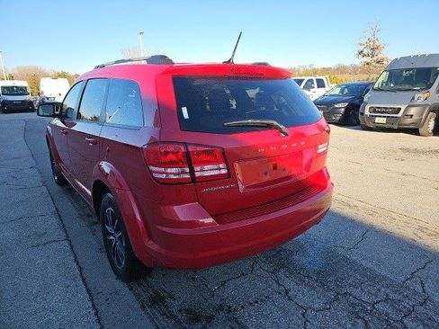 Used 2017 Dodge Journey SE w/ Flexible Seating Group image 3