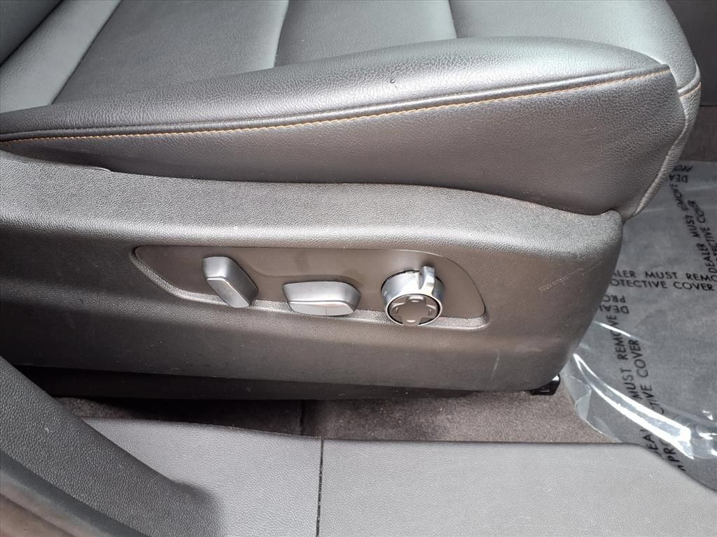 Used 2023 Cadillac XT4 Sport FWD image 10