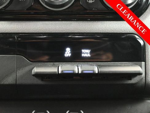 Used 2024 RAM 1500 Laramie image 30