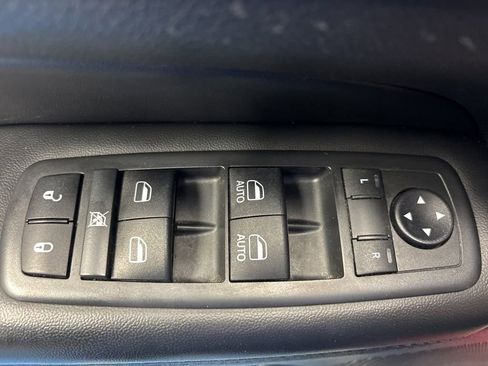 Used 2019 Jeep Grand Cherokee Limited AWD/4WD image 26