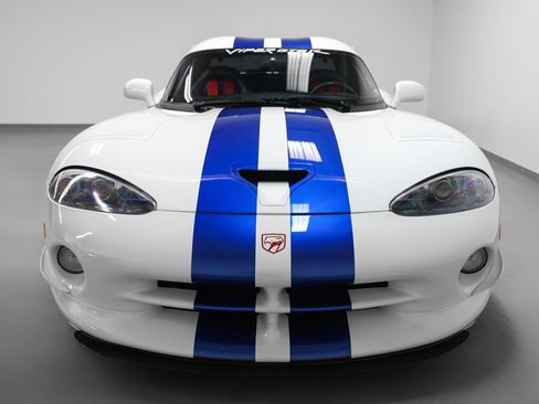Used 1998 Dodge Viper GTS image 17