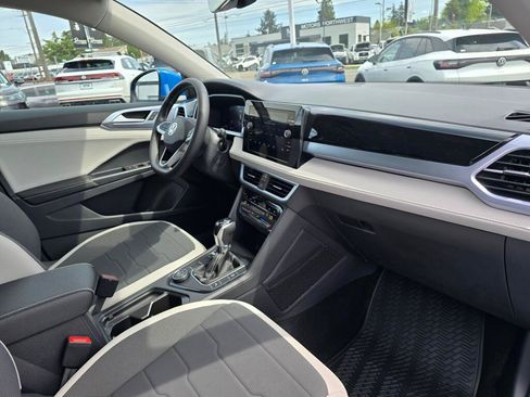 New 2026 Volkswagen Taos SE AWD/4WD image 44