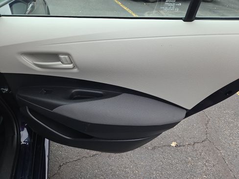Used 2022 Toyota Corolla LE w/ Carpet Mat Package (TMS) FWD image 19