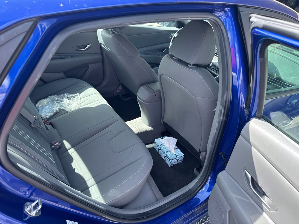 Certified 2023 Hyundai Elantra SEL FWD image 11