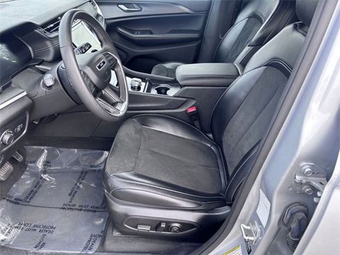 Certified 2024 Jeep Grand Cherokee L Laredo image 10