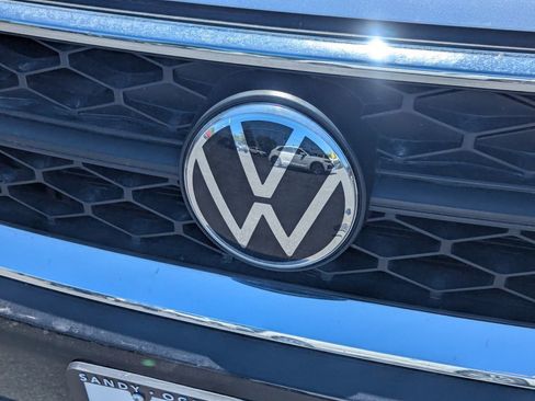 Used 2022 Volkswagen Taos SE AWD/4WD image 11