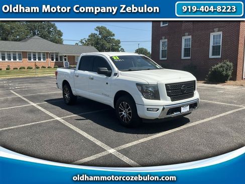 Used 2021 Nissan Titan SV AWD/4WD image 1