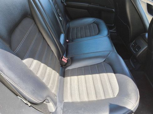 Used 2018 Ford Fusion SE w/ Equipment Group 201A FWD image 25