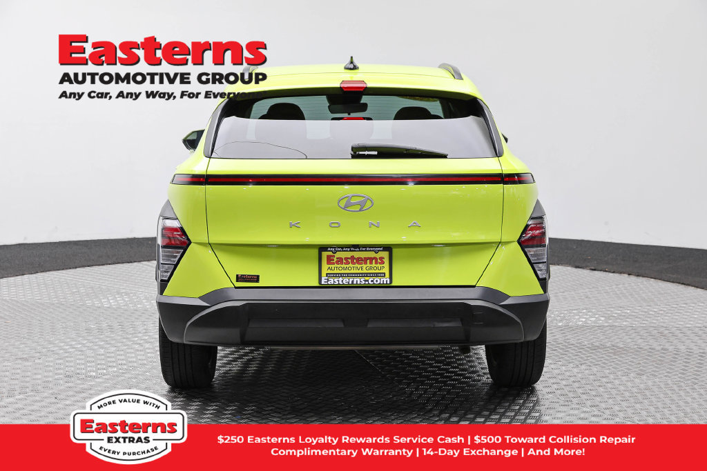 Used 2024 Hyundai Kona SEL FWD image 7