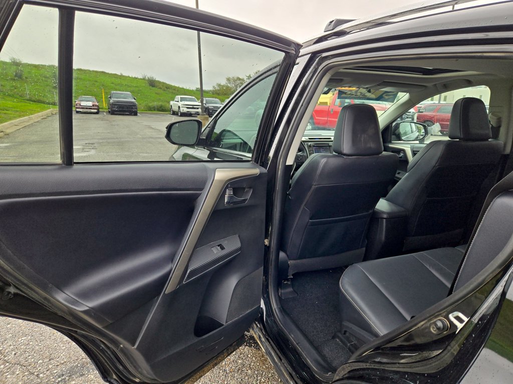 Used 2013 Toyota RAV4 Limited AWD/4WD image 25