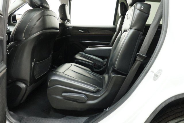 Used 2023 Jeep Grand Cherokee L Limited AWD/4WD image 28