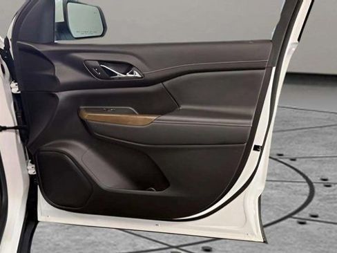 Used 2023 GMC Acadia SLE w/ Driver Convenience Package image 16