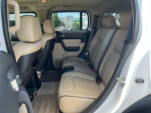 Used 2008 HUMMER H3 Luxury AWD/4WD image 8