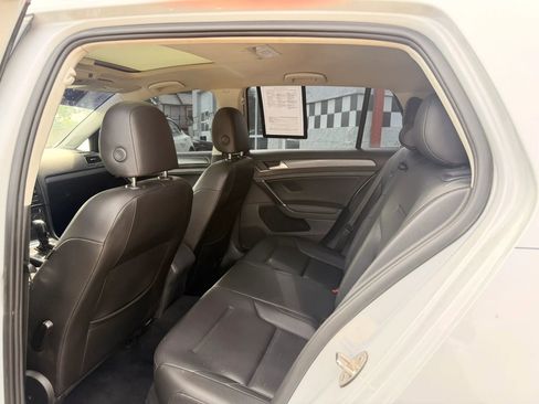 Used 2021 Volkswagen Golf 4-Door FWD image 22