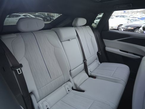 Used 2024 Cadillac Lyriq Luxury image 21