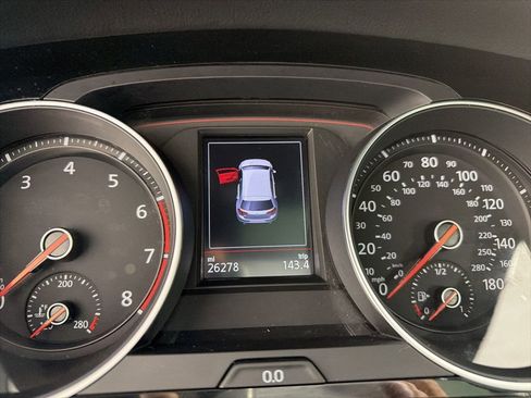 Used 2021 Volkswagen GTI SE image 20