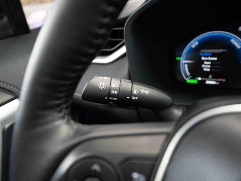 Used 2025 Toyota RAV4 Limited w/ Advanced Technology Package image 14