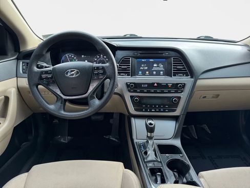 Used 2017 Hyundai Sonata SE FWD image 12