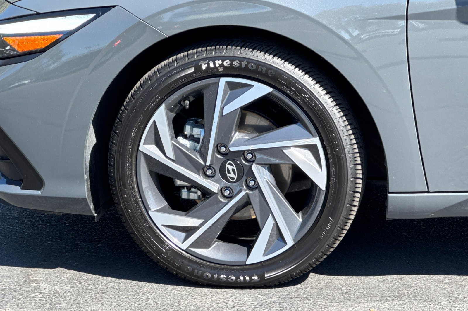 Used 2025 Hyundai Elantra Limited FWD image 32