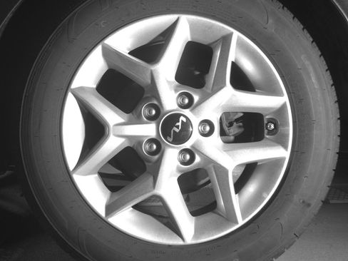 Used 2025 Kia Soul LX w/ LX Technology Package FWD image 14