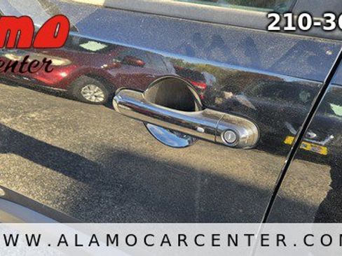 Used 2017 Jeep Renegade Latitude w/ Advanced Technology Group image 11