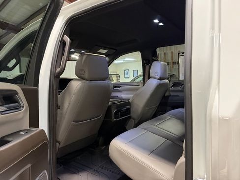 Used 2024 Chevrolet Silverado 1500 LTZ image 10