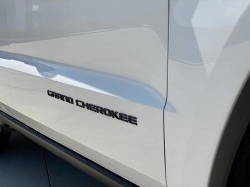 Used 2015 Jeep Grand Cherokee Laredo w/ Quick Order Package 23E image 13