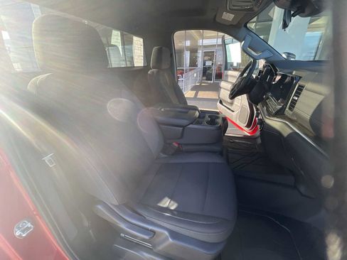 Used 2025 Chevrolet Silverado 2500 LT w/ Convenience Package image 24