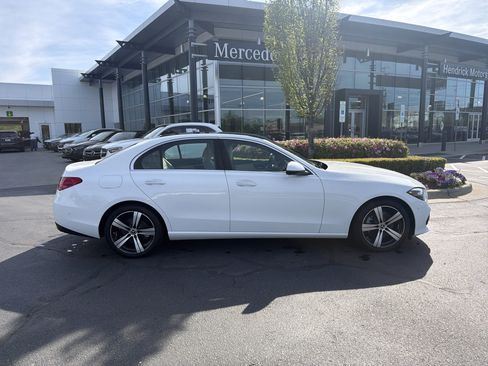Used 2025 Mercedes-Benz C 300 Sedan image 13