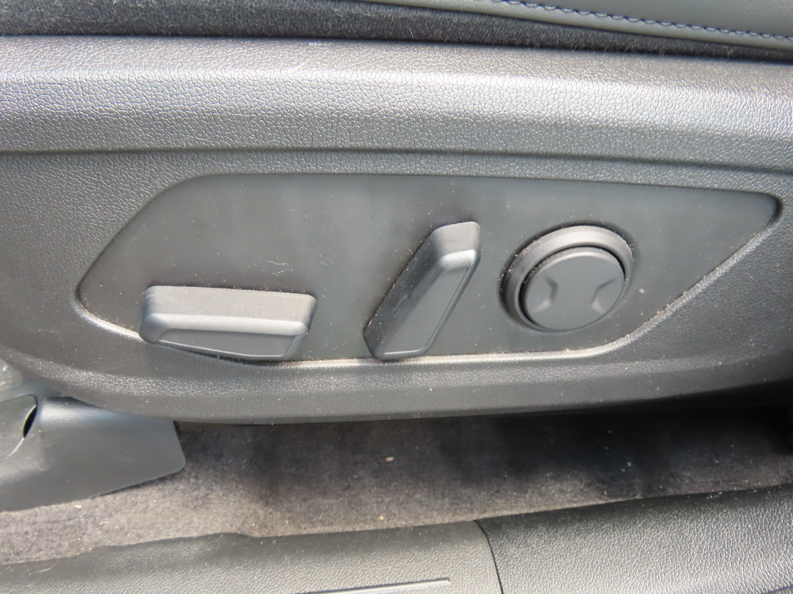 Used 2025 Kia Sorento SX AWD/4WD image 30