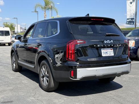 Used 2024 Kia Telluride LX FWD image 5