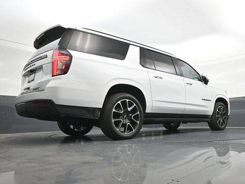 Used 2024 Chevrolet Suburban RST w/ Luxury Package RWD image 28