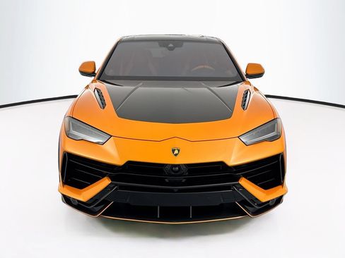 Used 2023 Lamborghini Urus Performante AWD/4WD image 2